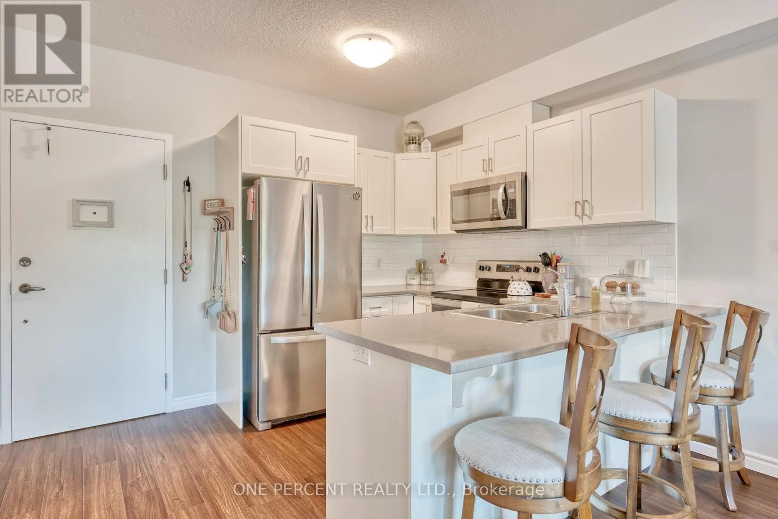 202 - 2605 BINBROOK ROAD
