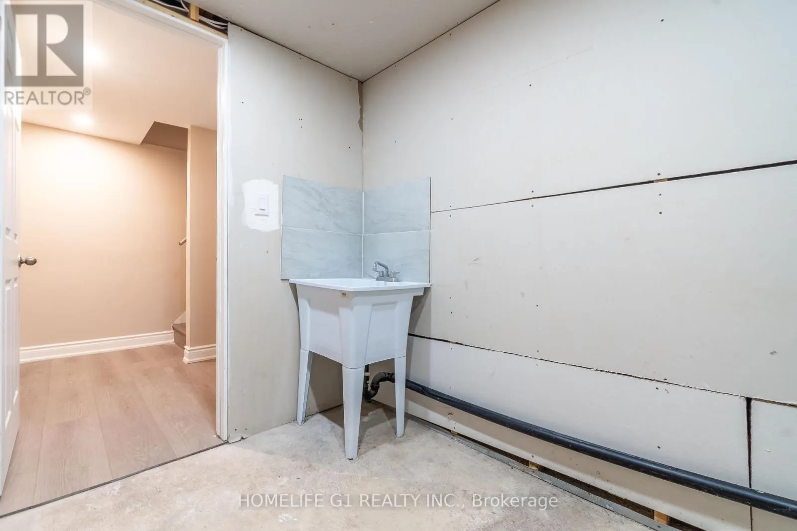 38 - 1600 CULVER DRIVE