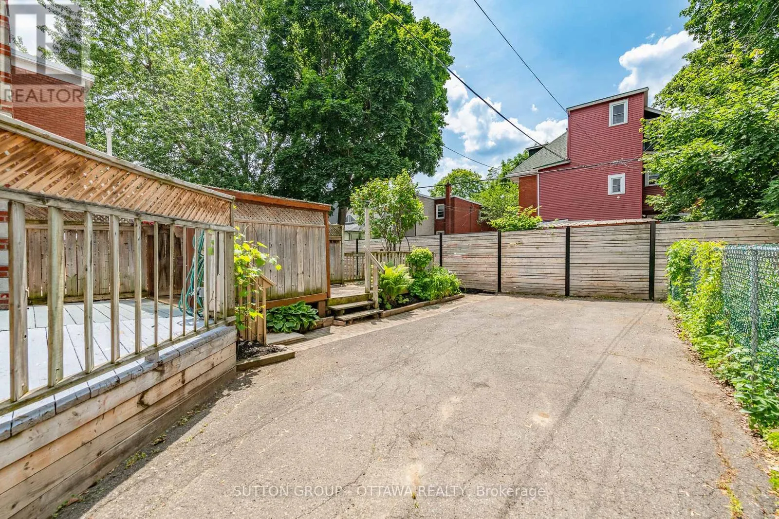 186 MCGILLIVRAY STREET
