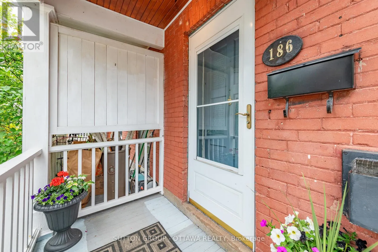 186 MCGILLIVRAY STREET