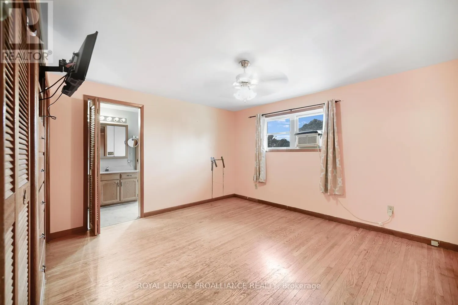 14 DAVISON AVENUE