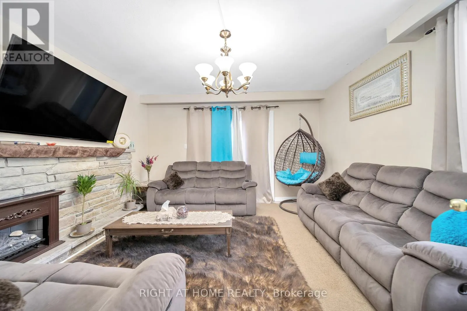 272 WESTCOURT PLACE