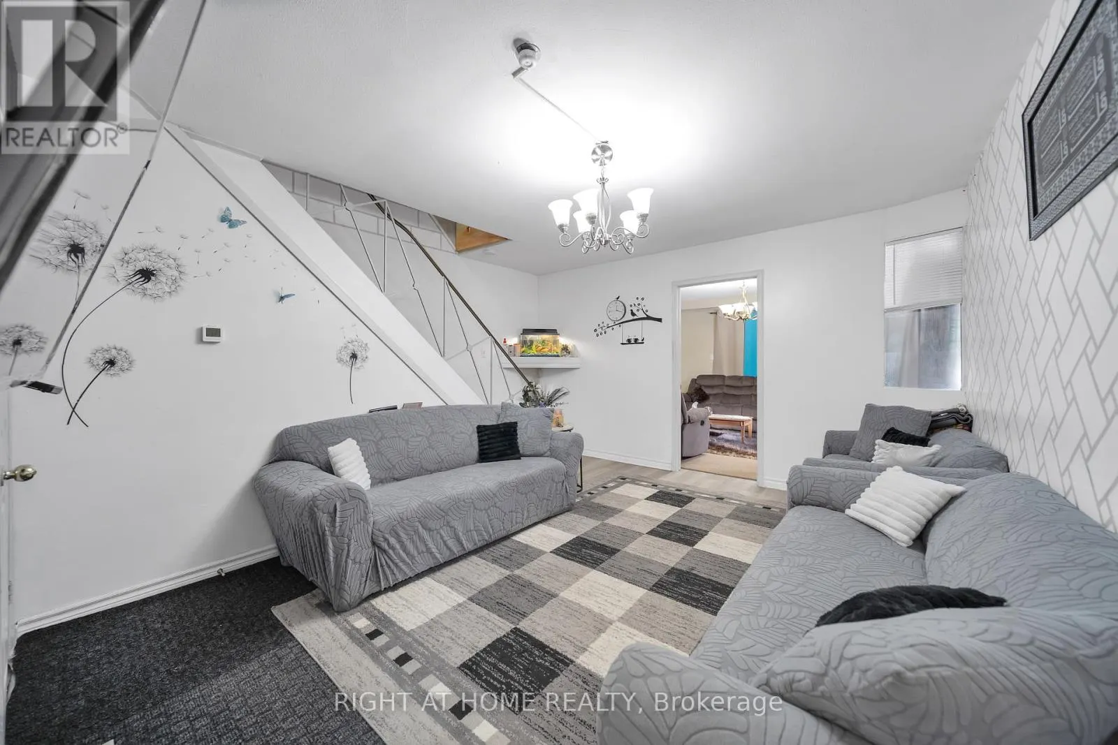 272 WESTCOURT PLACE