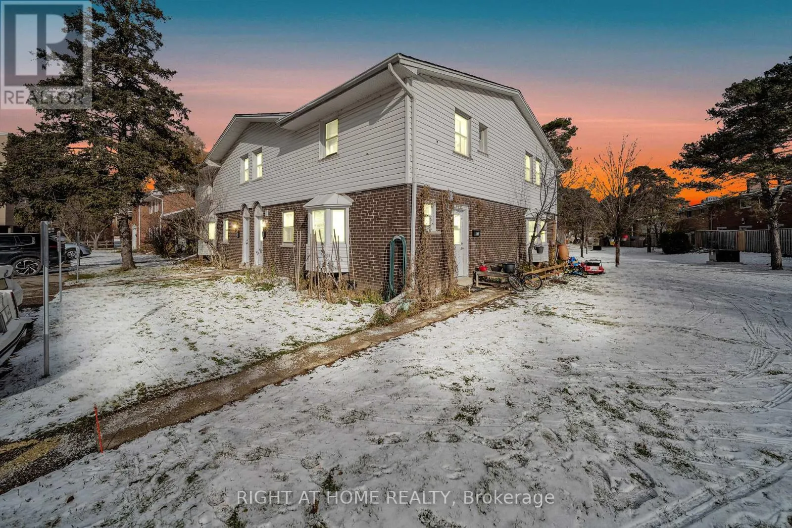 272 WESTCOURT PLACE