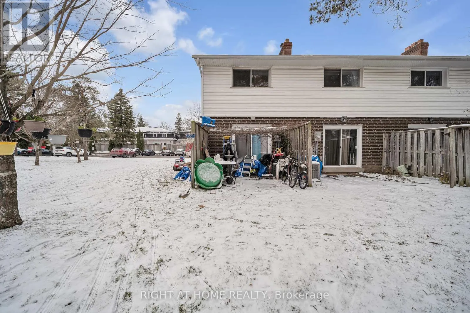 272 WESTCOURT PLACE