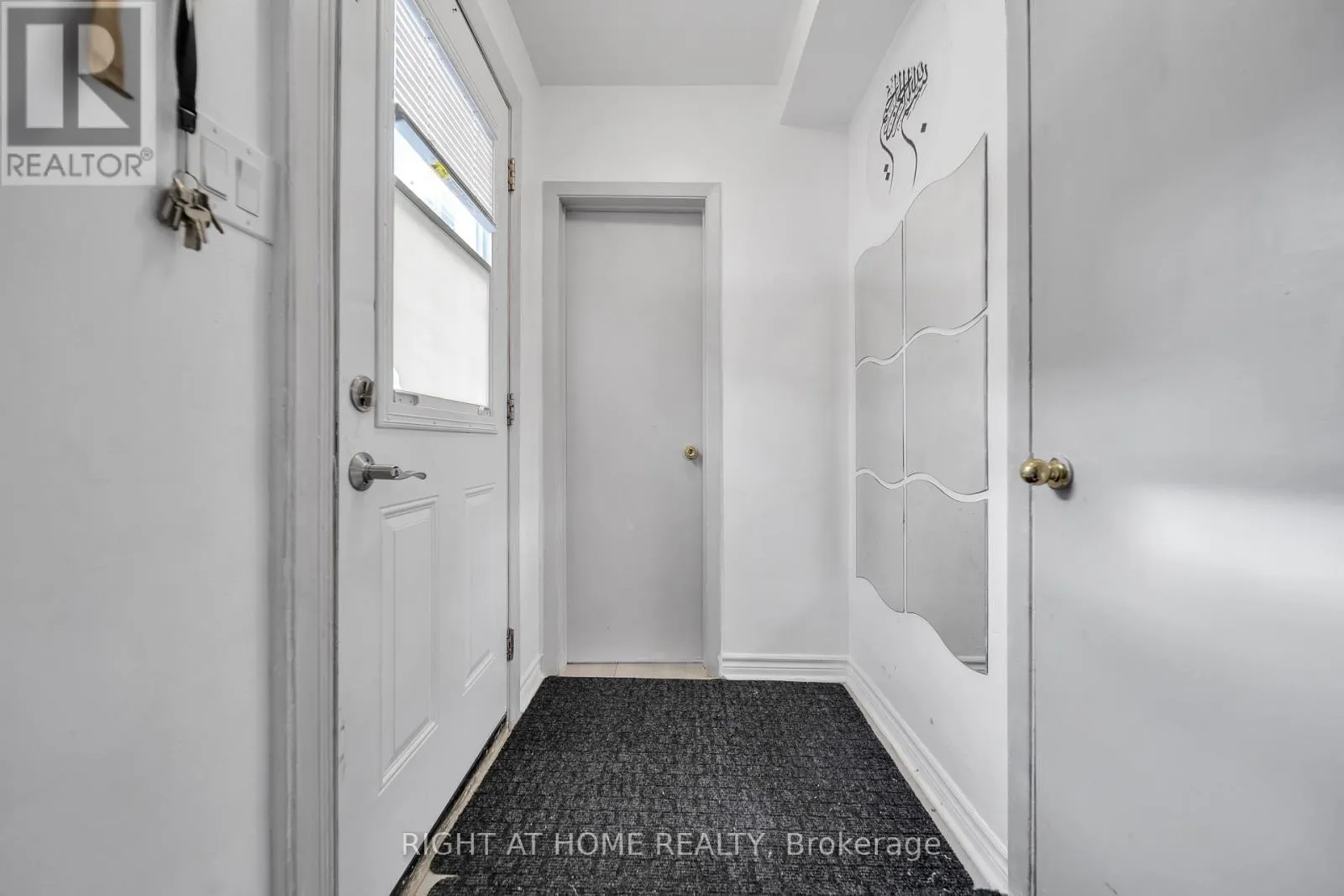 272 WESTCOURT PLACE