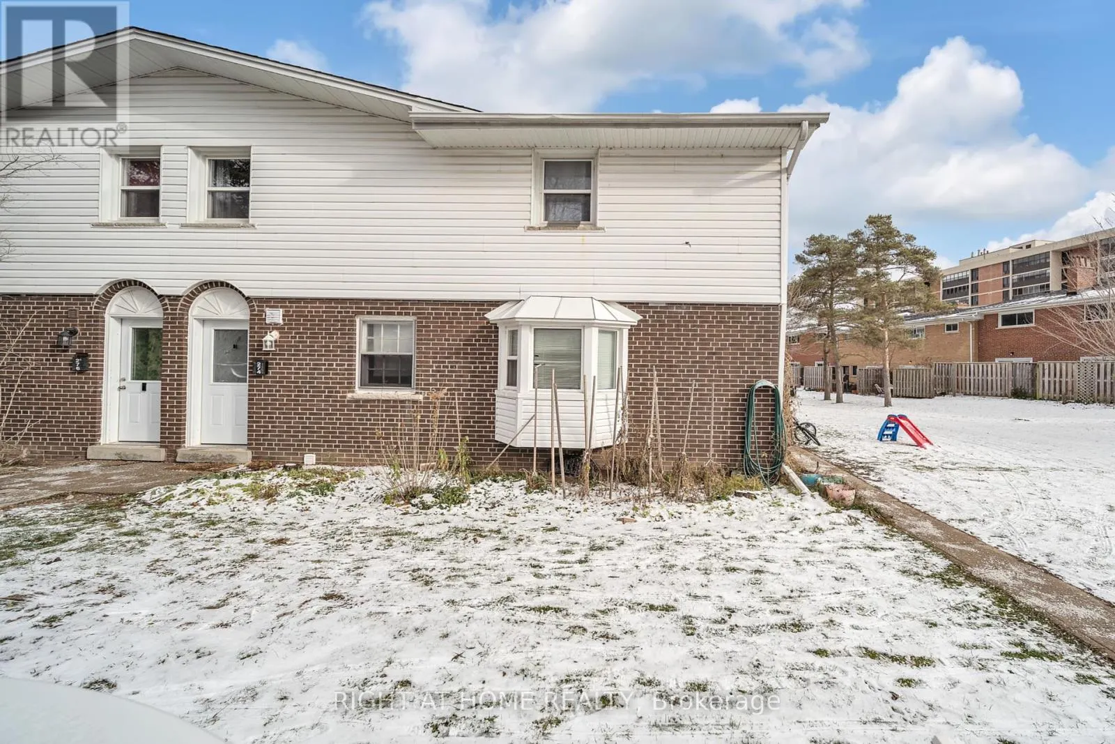 272 WESTCOURT PLACE