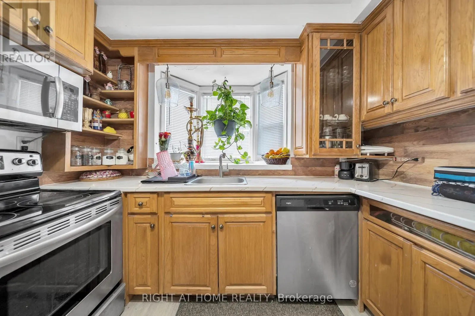 272 WESTCOURT PLACE