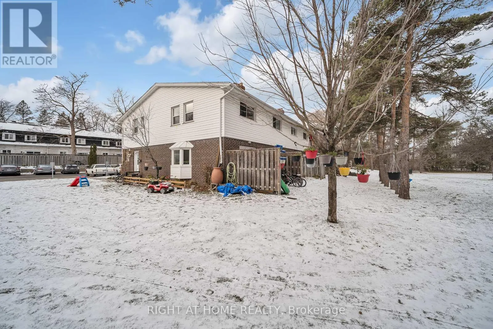 272 WESTCOURT PLACE