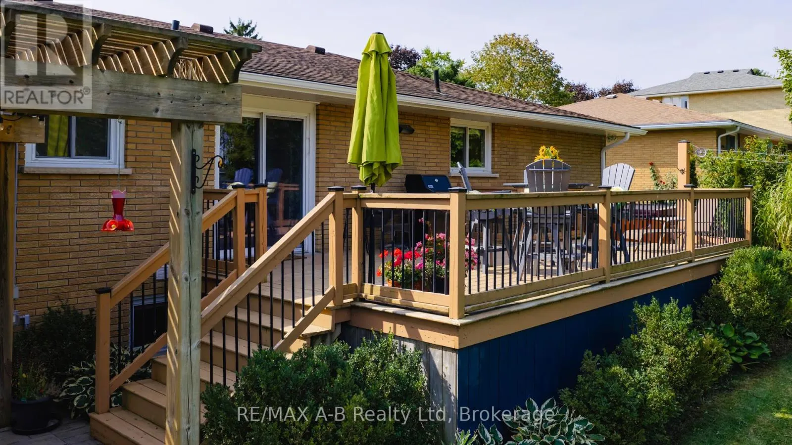 43 WIDDER STREET W