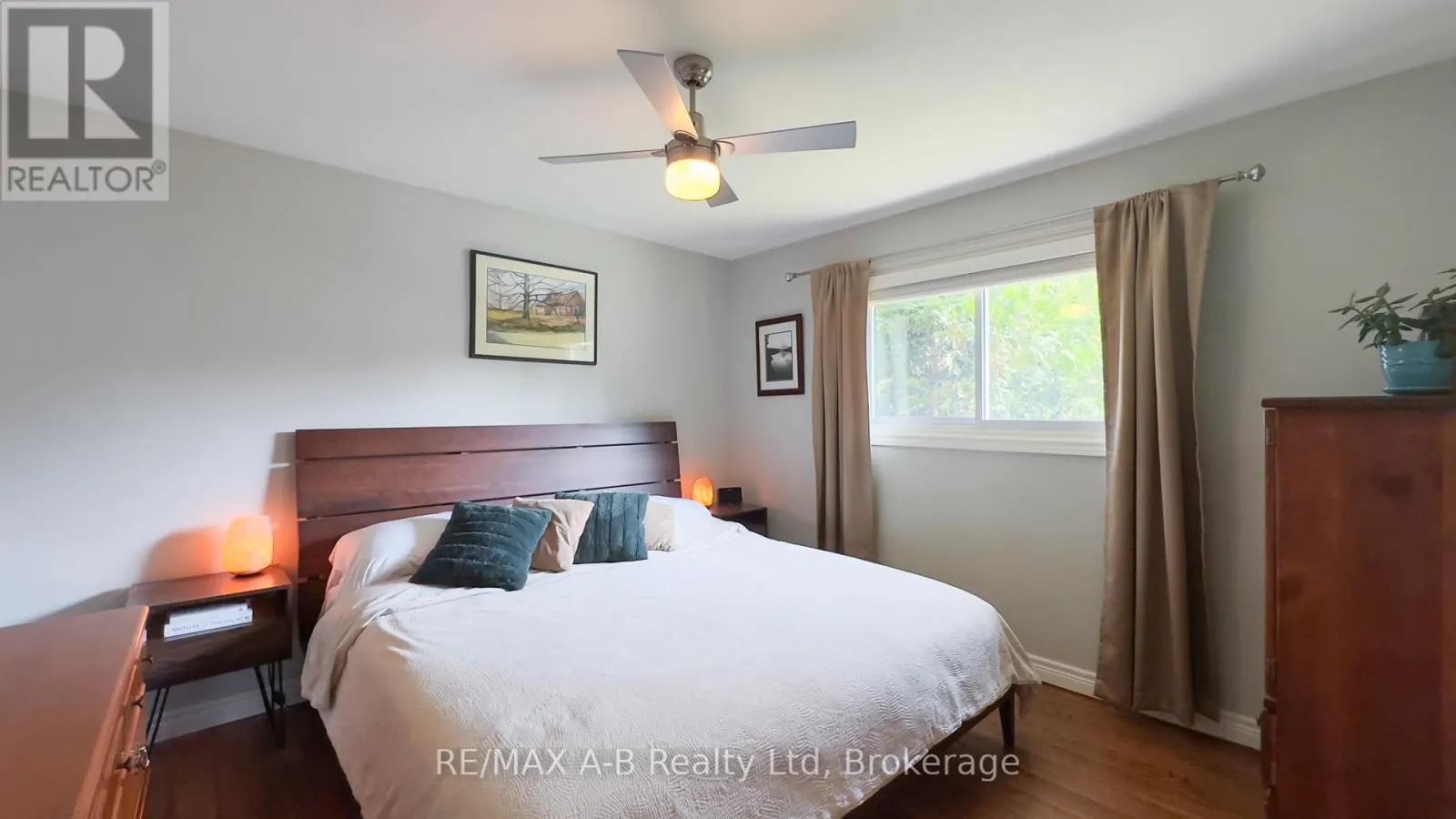 43 WIDDER STREET W
