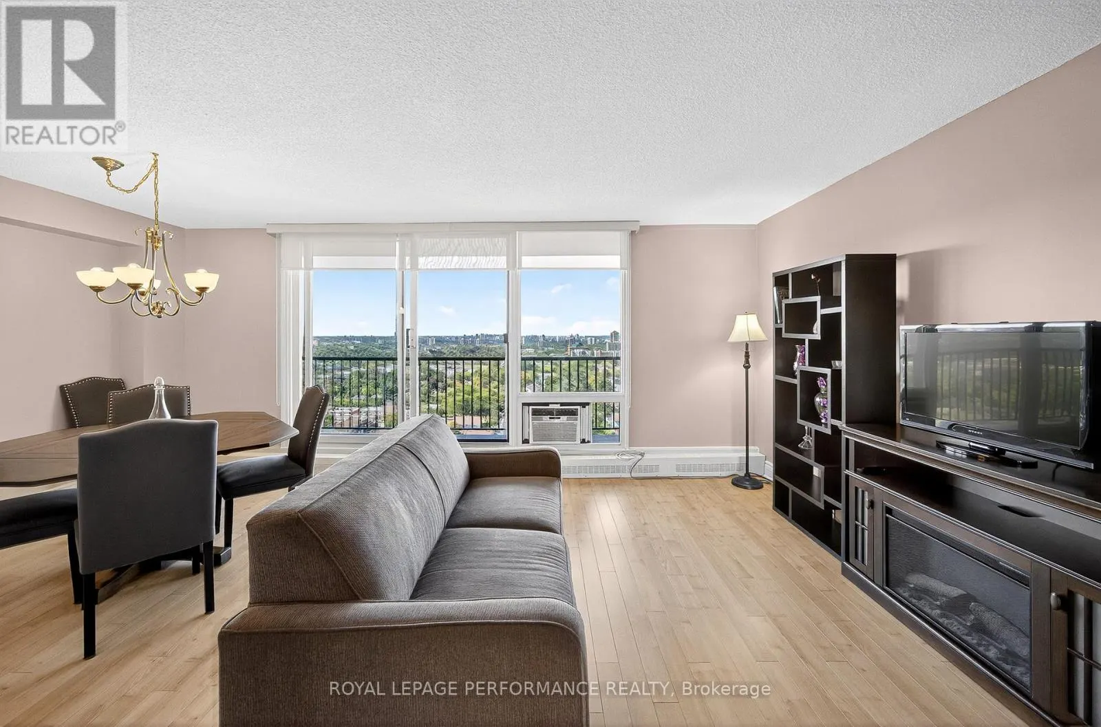 1904 - 665 BATHGATE DRIVE