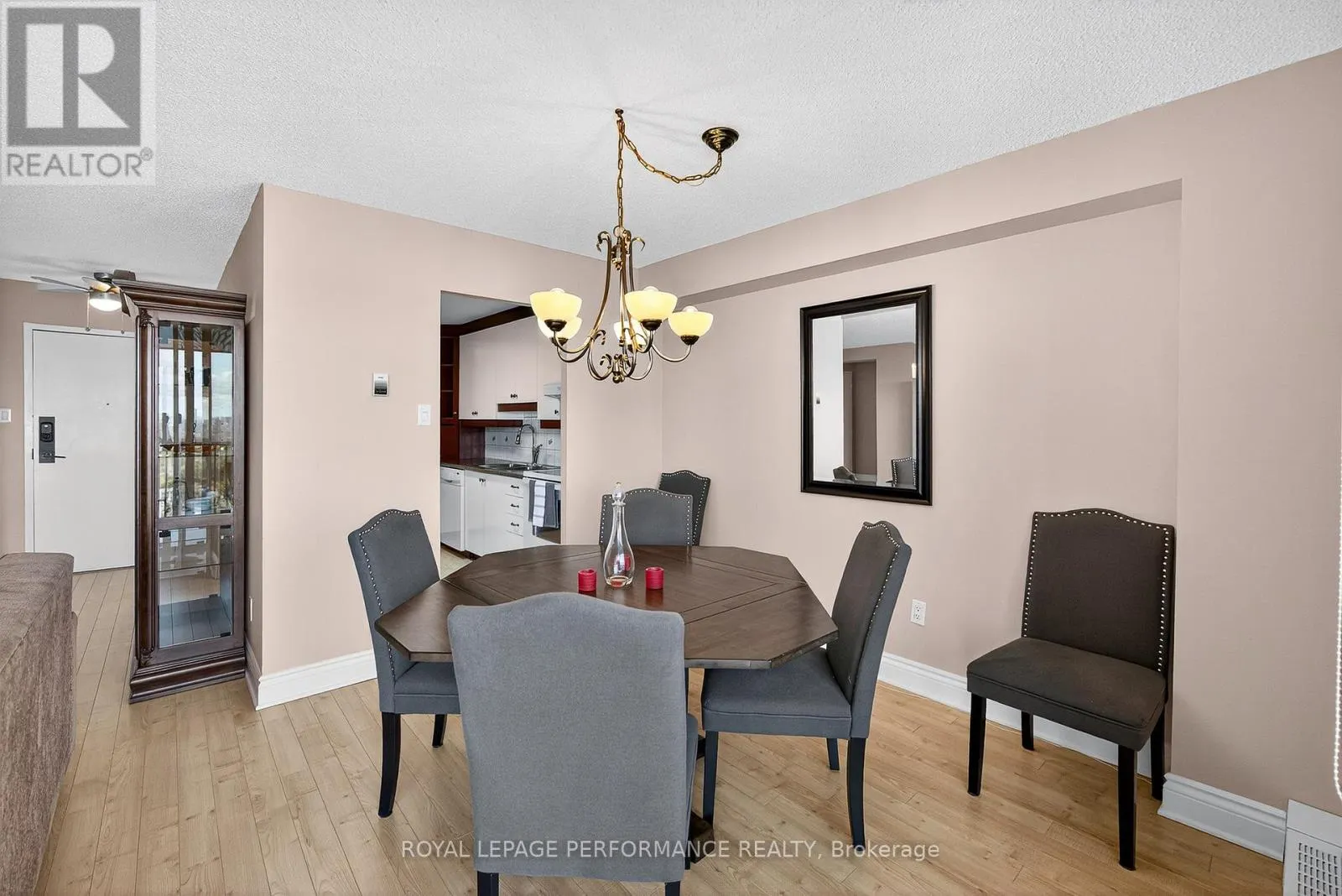 1904 - 665 BATHGATE DRIVE