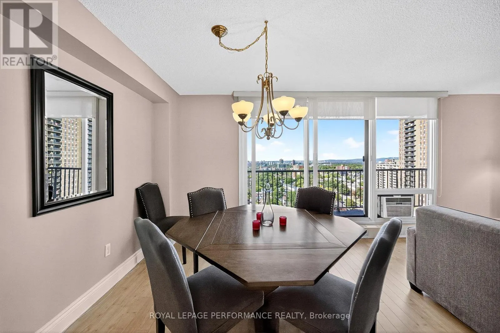 1904 - 665 BATHGATE DRIVE