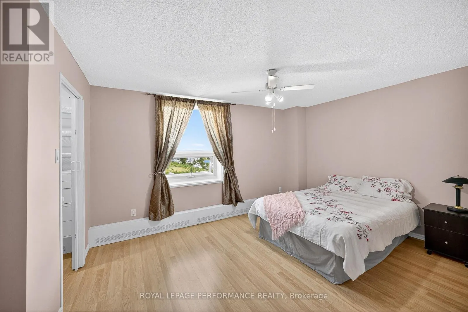 1904 - 665 BATHGATE DRIVE