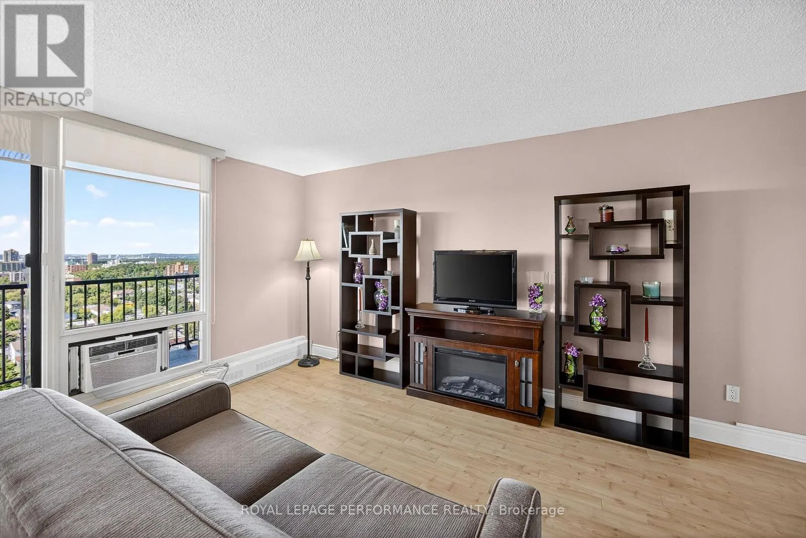 1904 - 665 BATHGATE DRIVE