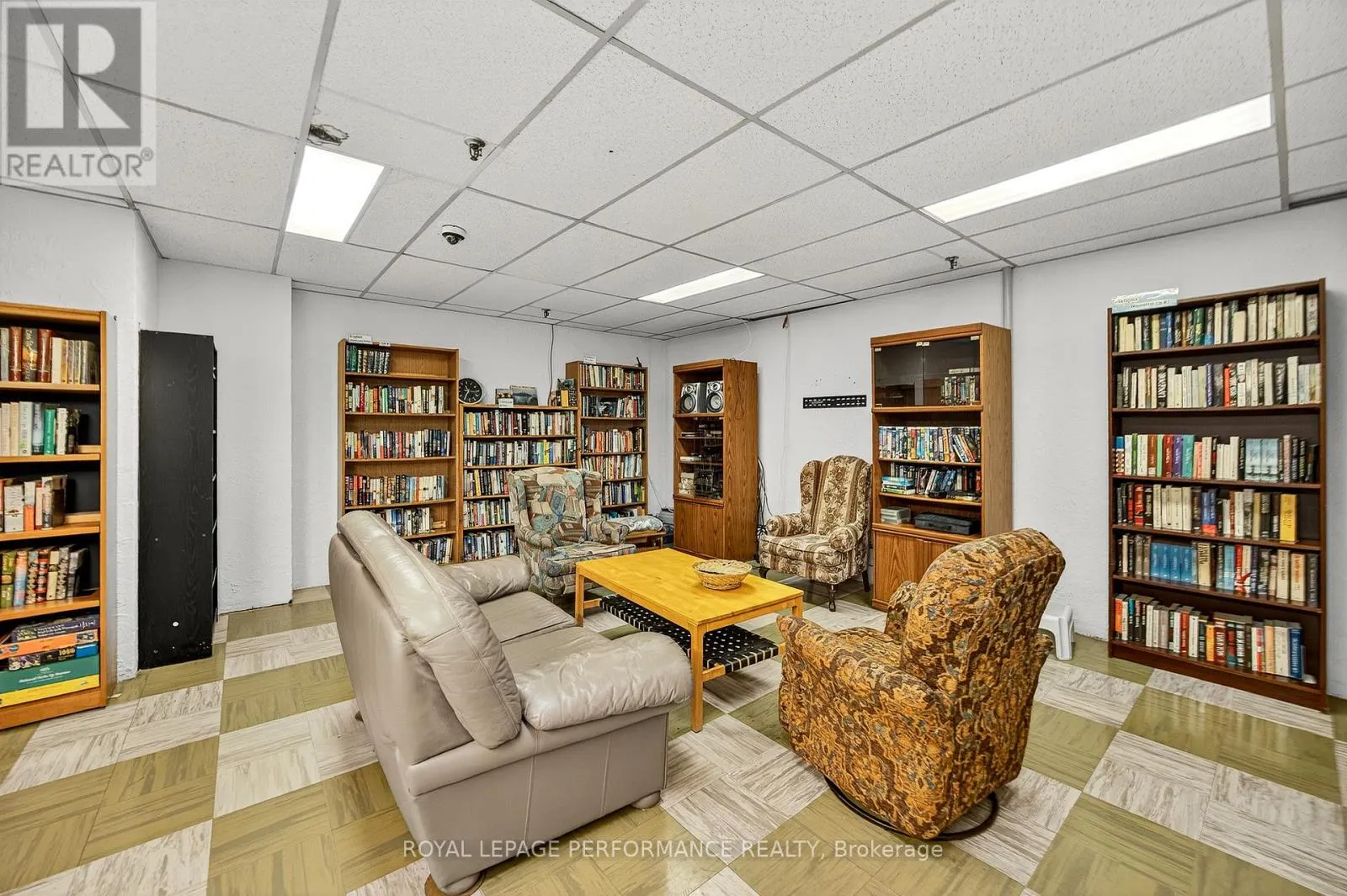 1904 - 665 BATHGATE DRIVE