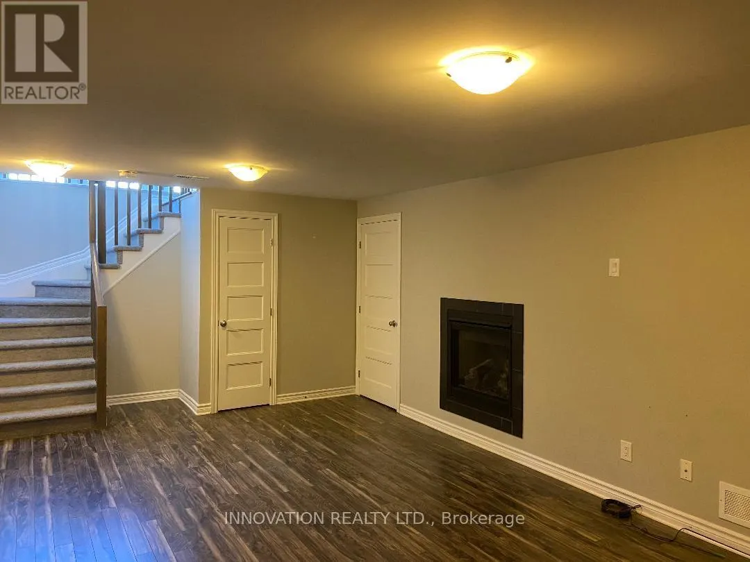 322 FERGUS CRESCENT