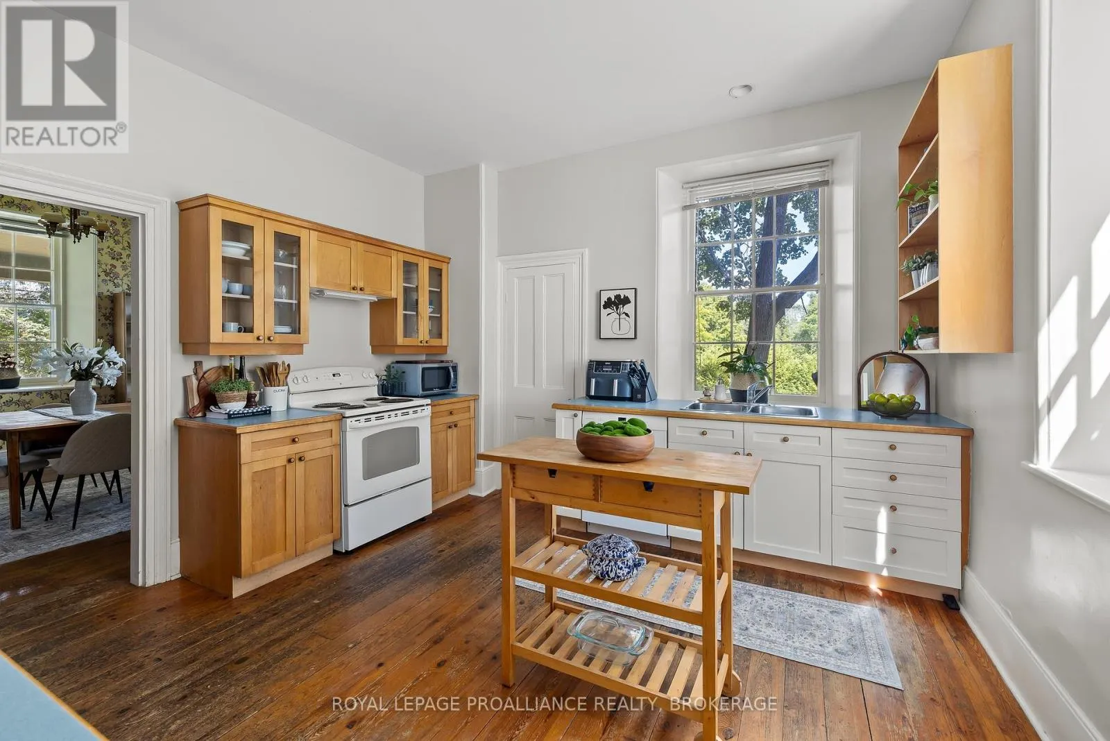 1049 HIGHWAY 2 E