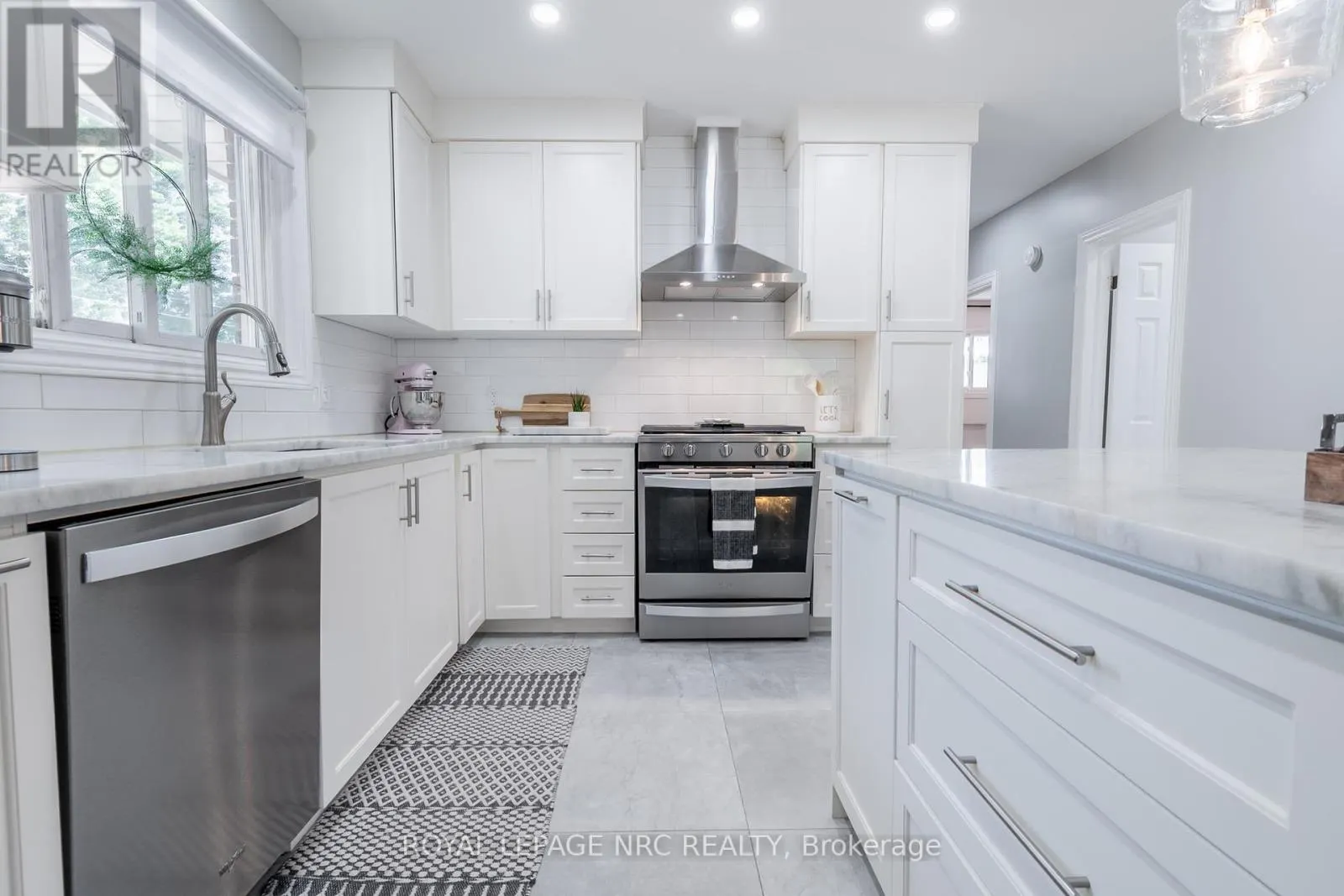 27 BLAIN PLACE