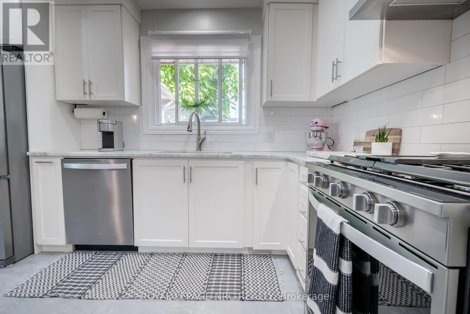27 BLAIN PLACE