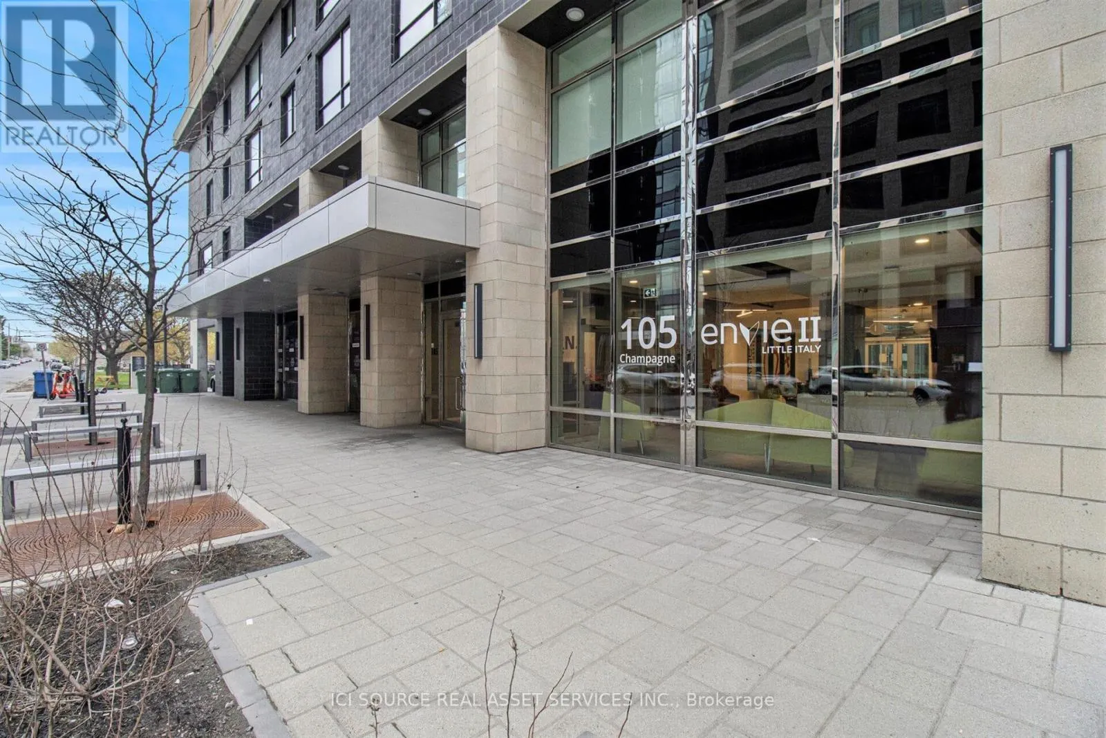 1702 - 105 CHAMPAGNE AVENUE S