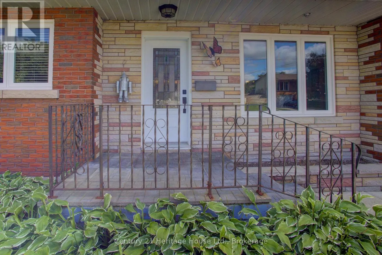 375 GEORGE STREET W