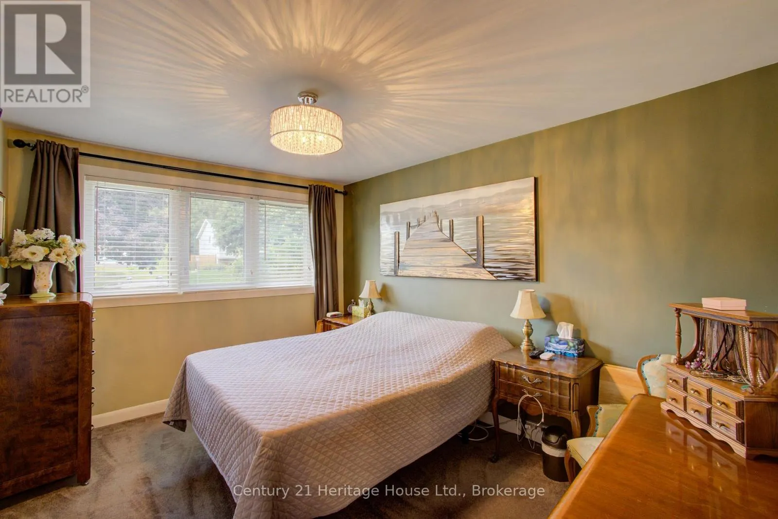375 GEORGE STREET W
