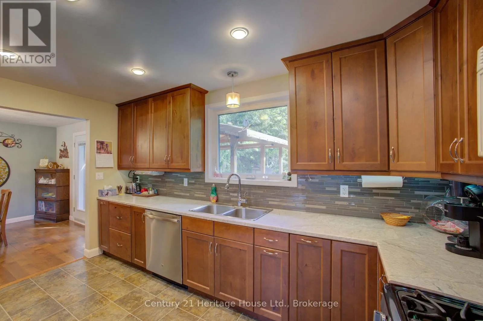375 GEORGE STREET W