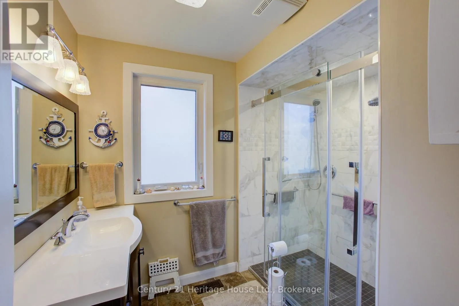 375 GEORGE STREET W