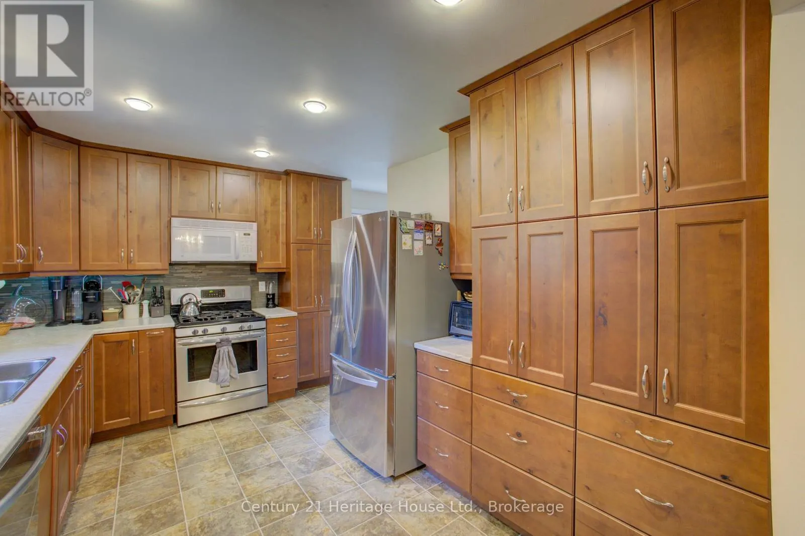 375 GEORGE STREET W