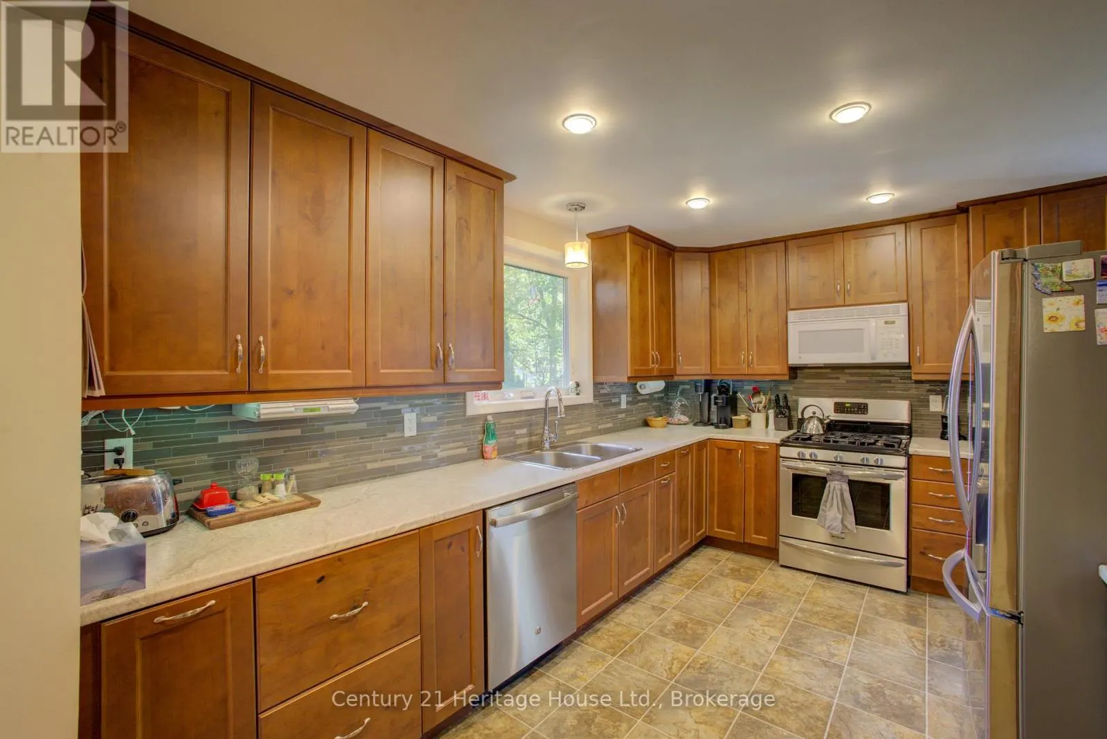 375 GEORGE STREET W