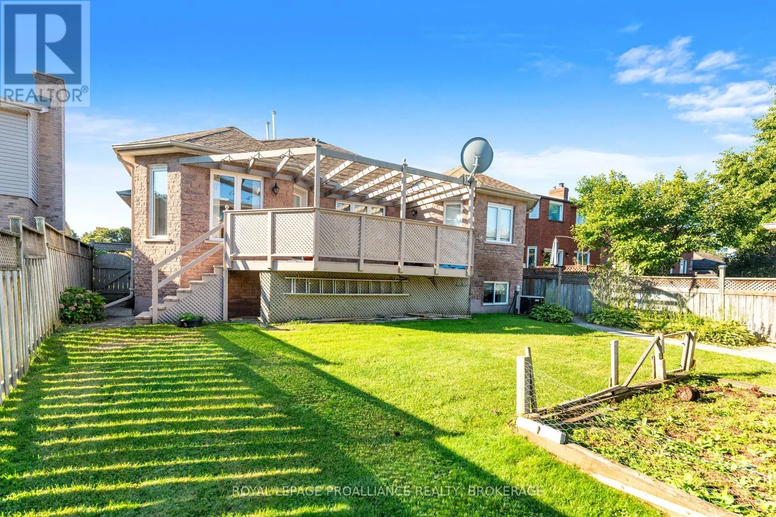 377 BRIARWOOD DRIVE