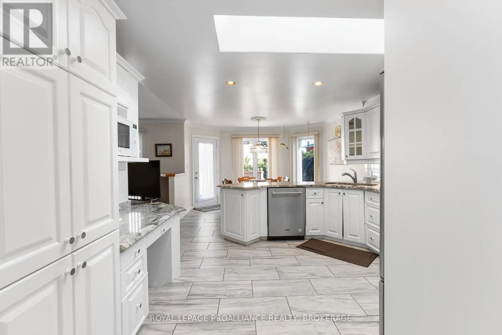 377 BRIARWOOD DRIVE
