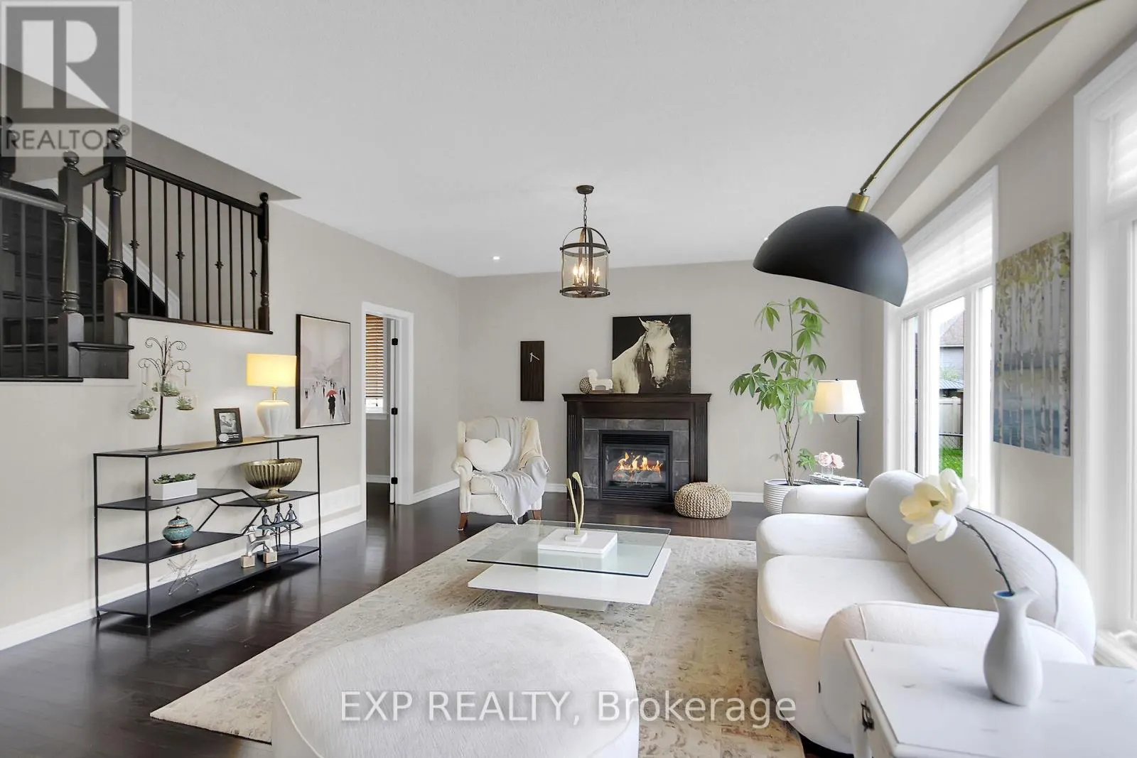 132 GRACEWOOD CRESCENT