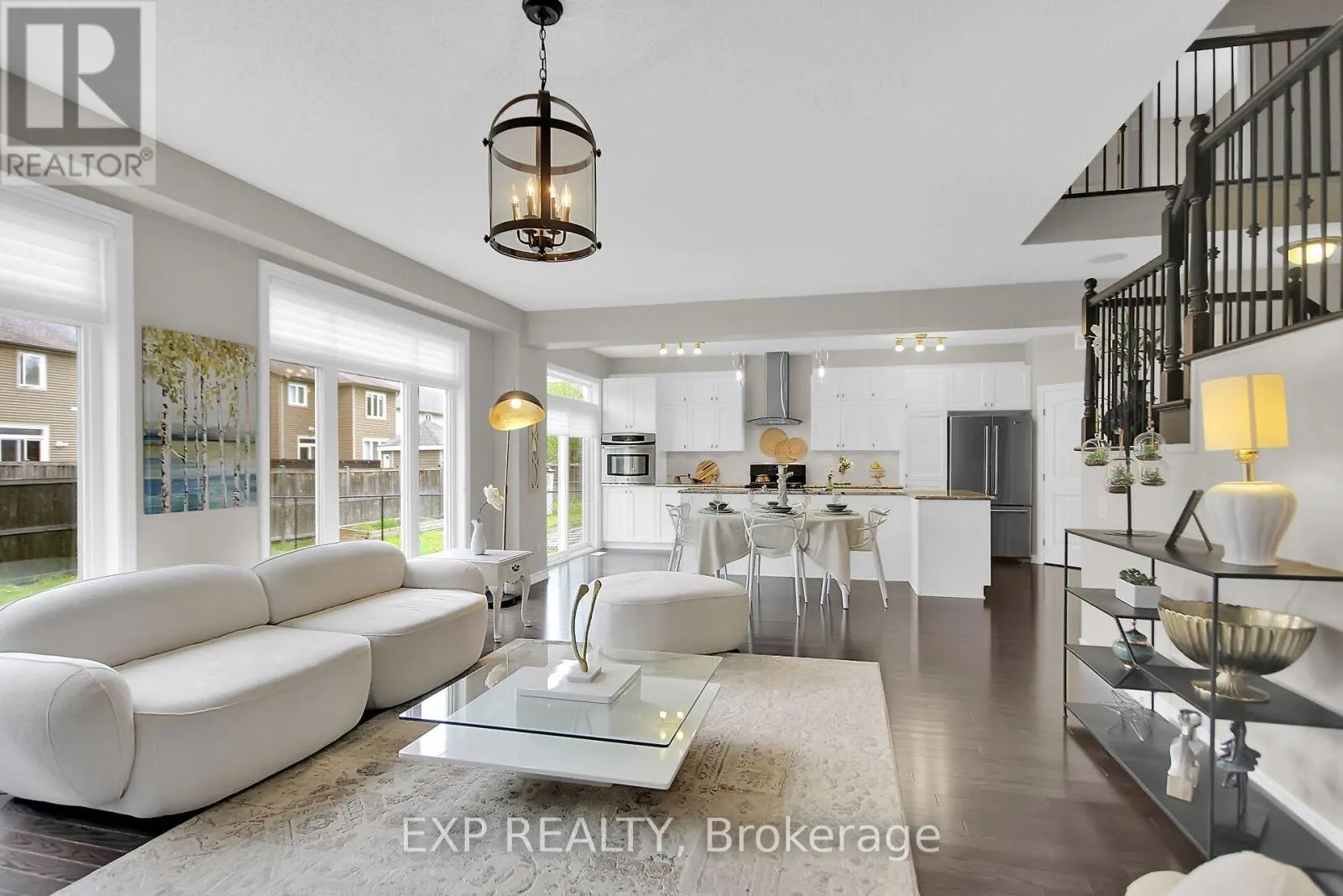 132 GRACEWOOD CRESCENT