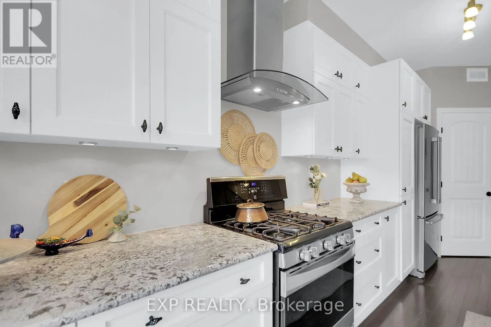 132 GRACEWOOD CRESCENT