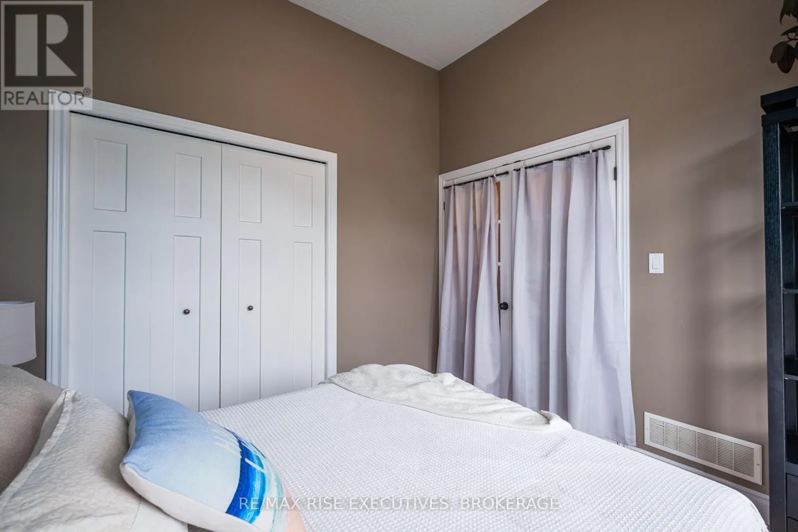 134 ISLANDVIEW DRIVE