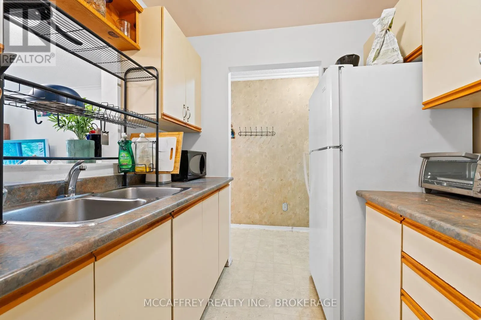 204 - 561 ARMSTRONG ROAD, #204