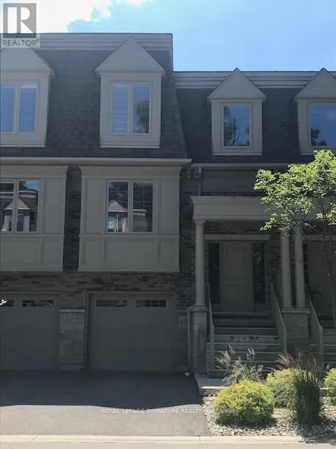 19 - 72 YORK ROAD