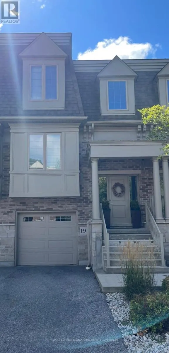 19 - 72 YORK ROAD