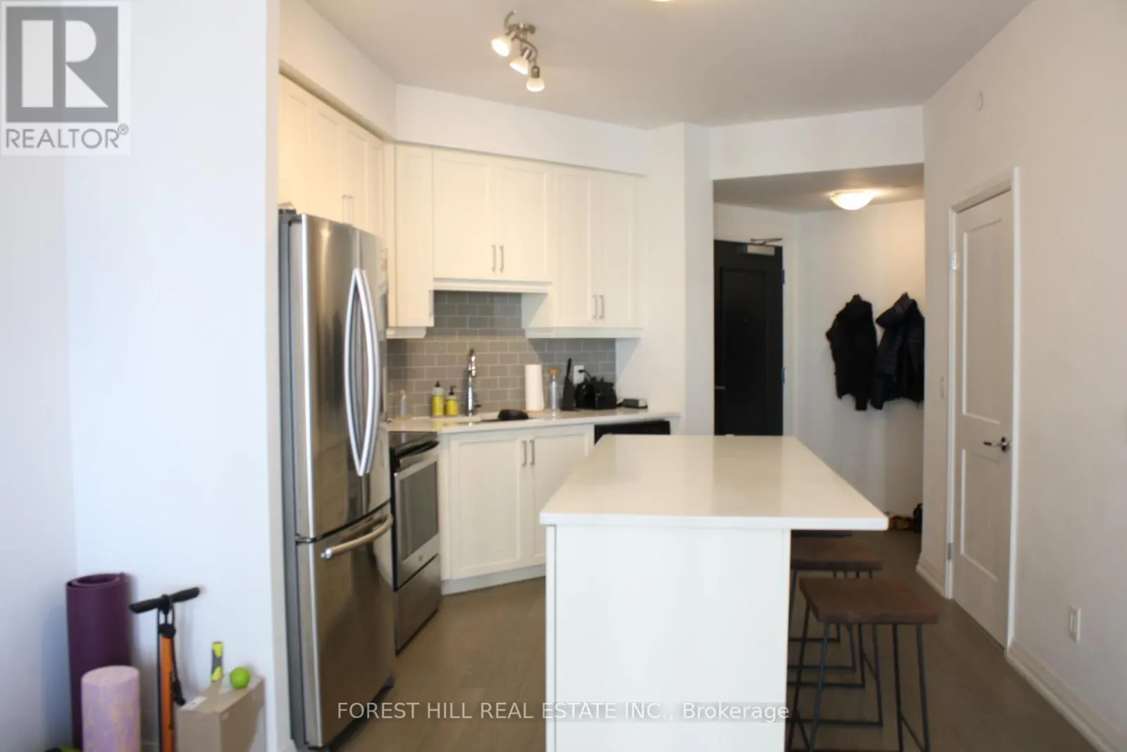 611 - 155 CAROLINE STREET S