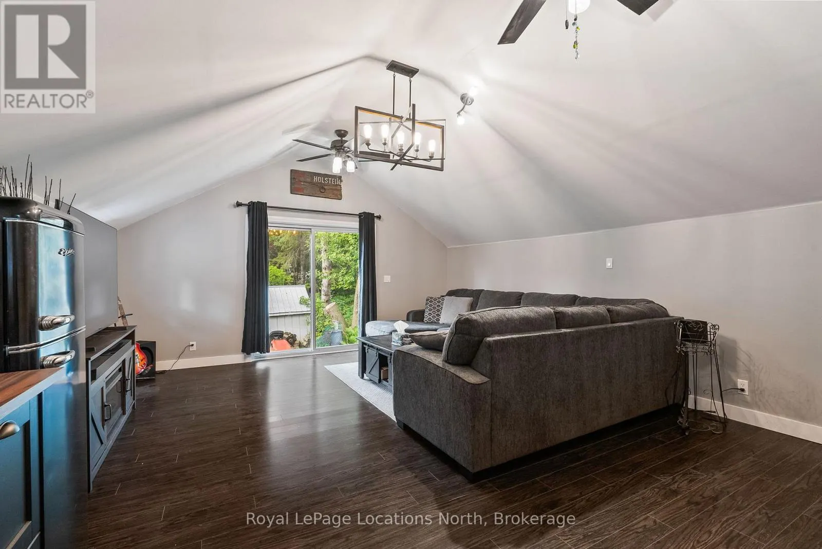392082 GREY 109 ROAD