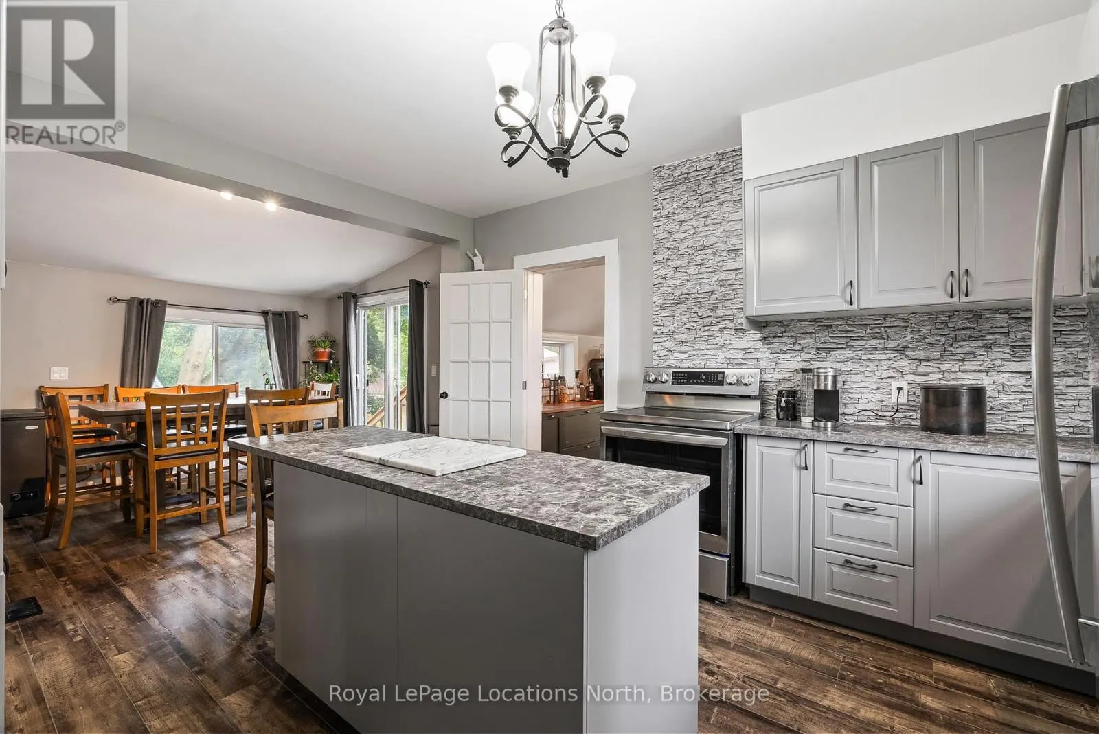 392082 GREY 109 ROAD