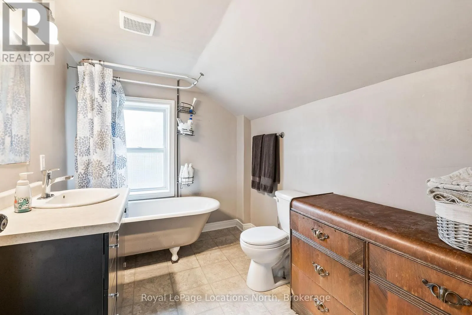 392082 GREY 109 ROAD