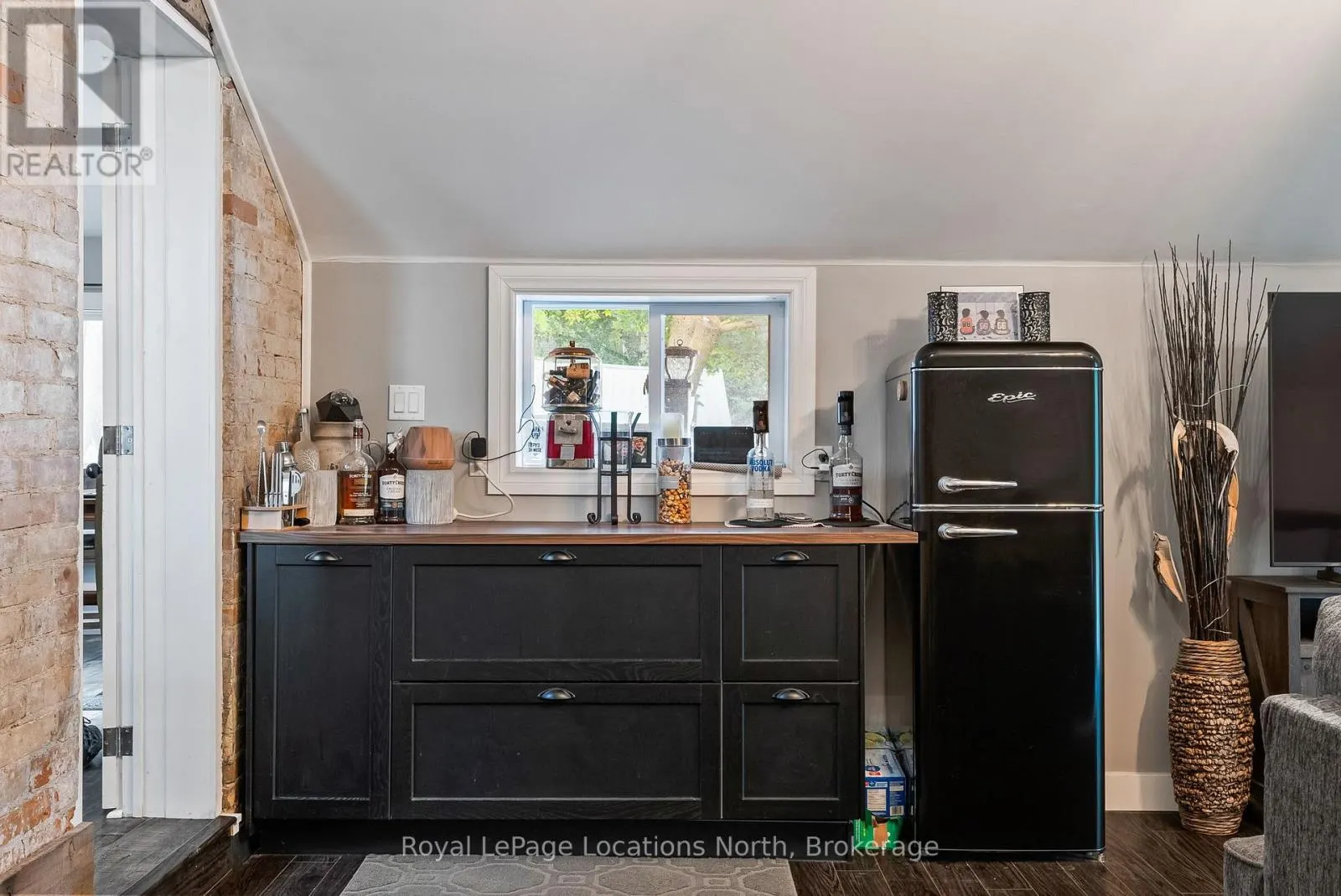 392082 GREY 109 ROAD