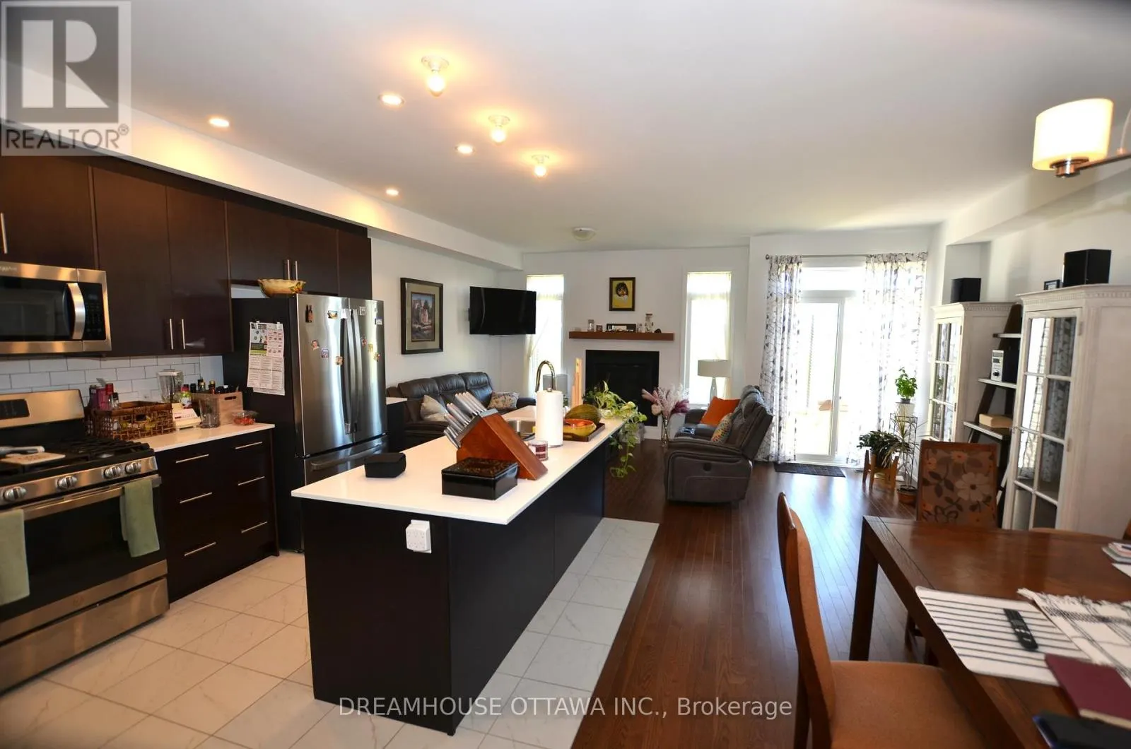 257 FINSBURY AVENUE