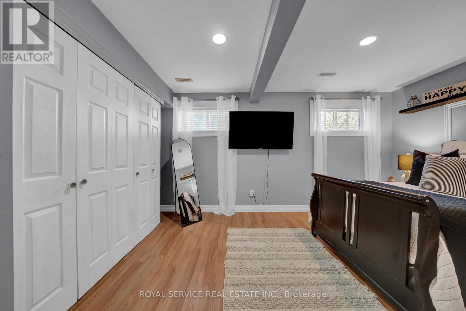 827 BATTELL COURT