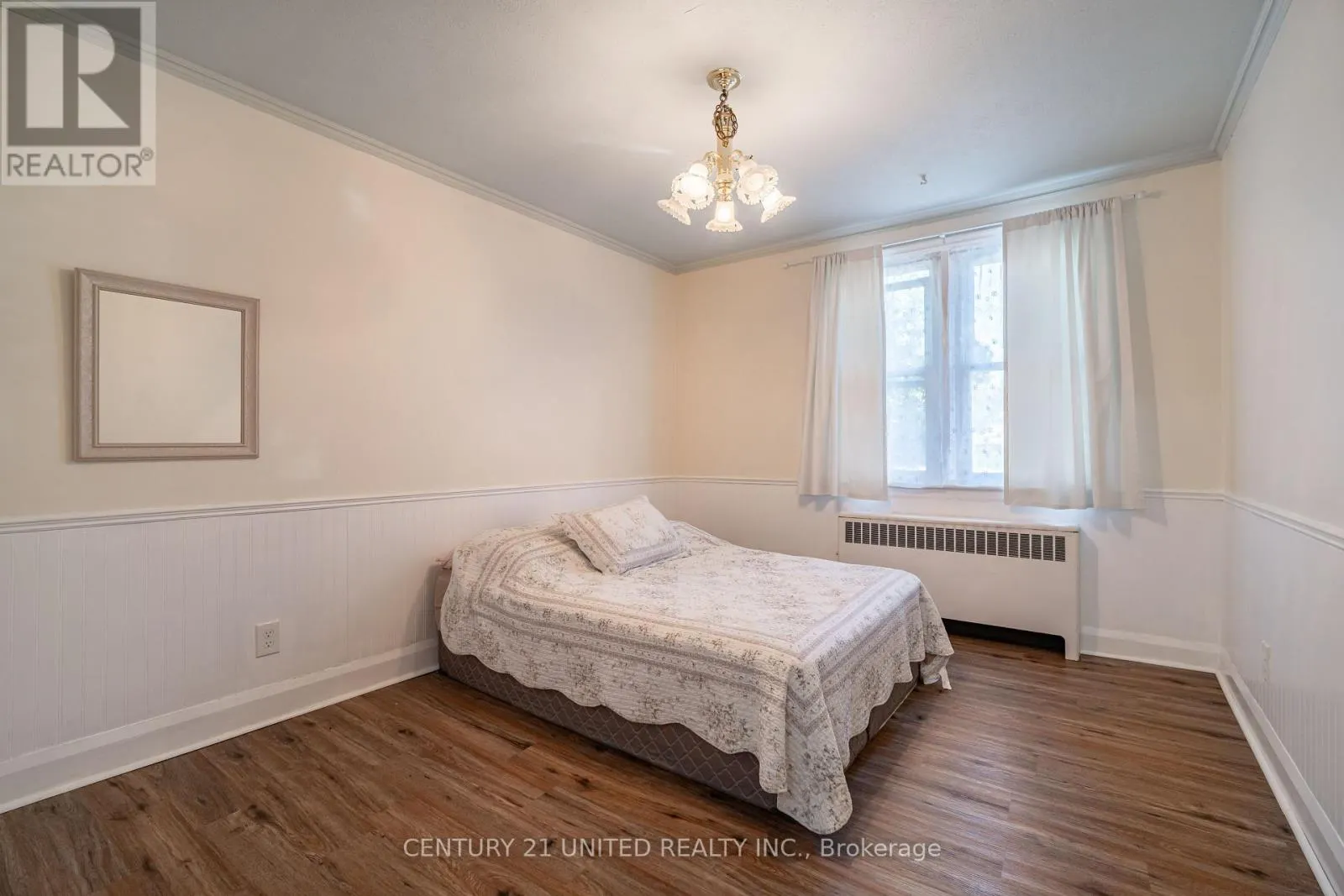 513 PARKHILL ROAD W