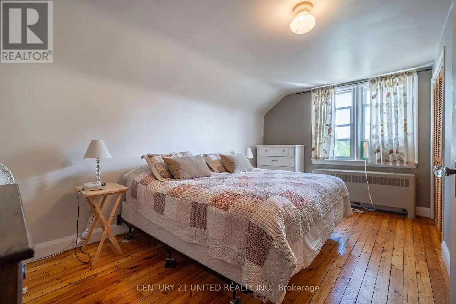 513 PARKHILL ROAD W